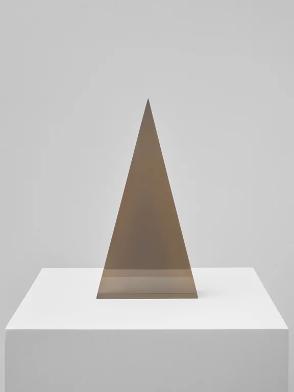 De Wain Valentine — Triangle Gray