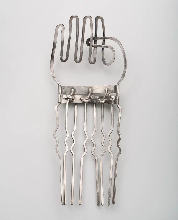 Alexander Calder — Figa hair comb