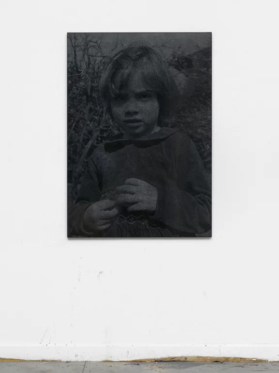 Gregor Hildebrandt — „Greta in Urgrossmutters Garten“