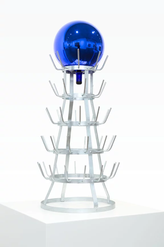 Jeff Koons — Gazing Ball (Bottlerack)